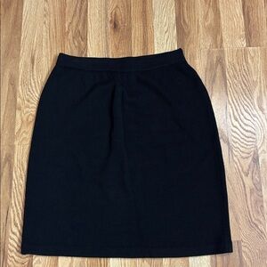 St. John basics Knit Skirt size 4